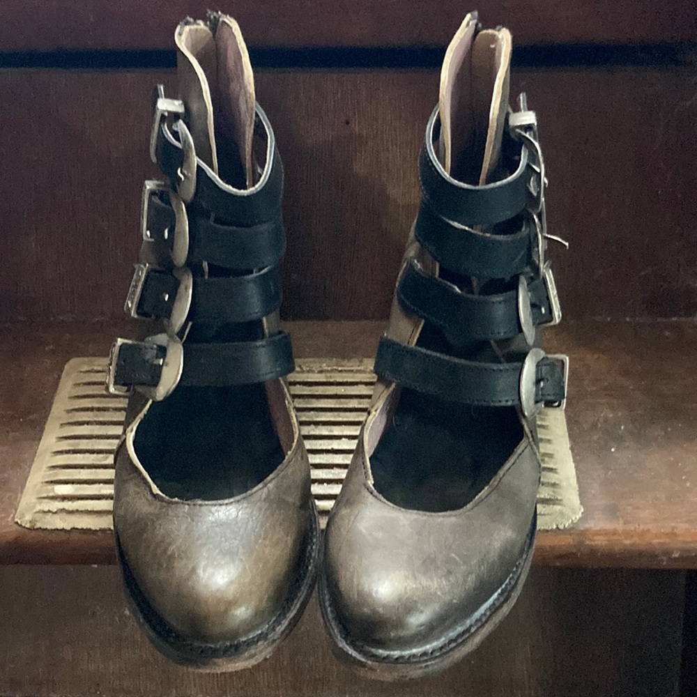 Freebird Scarlett Strappy Mary Jane sz. 9